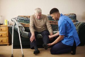 فیزیوتراپی پای شکسته در منزل